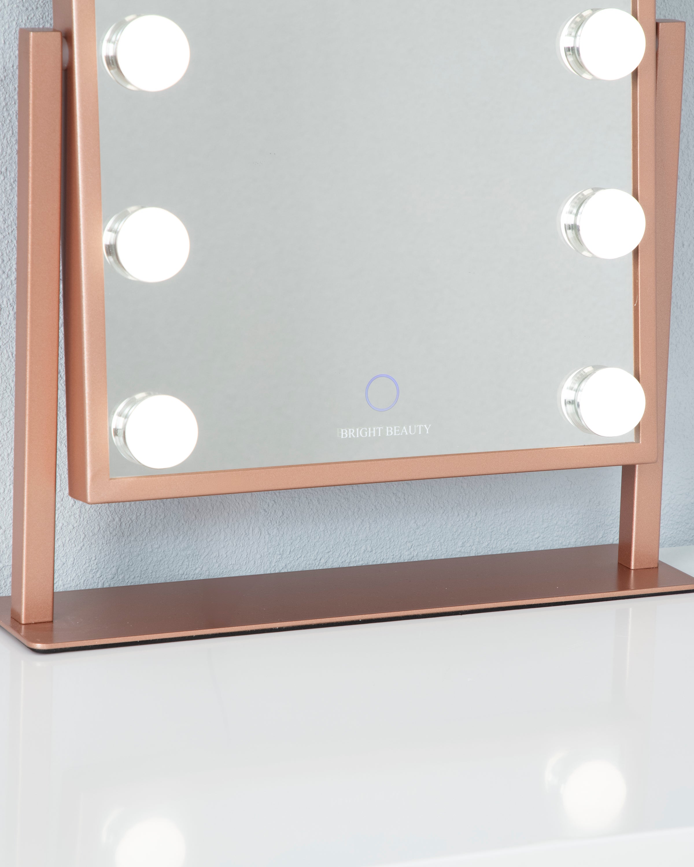 The Nina mirror