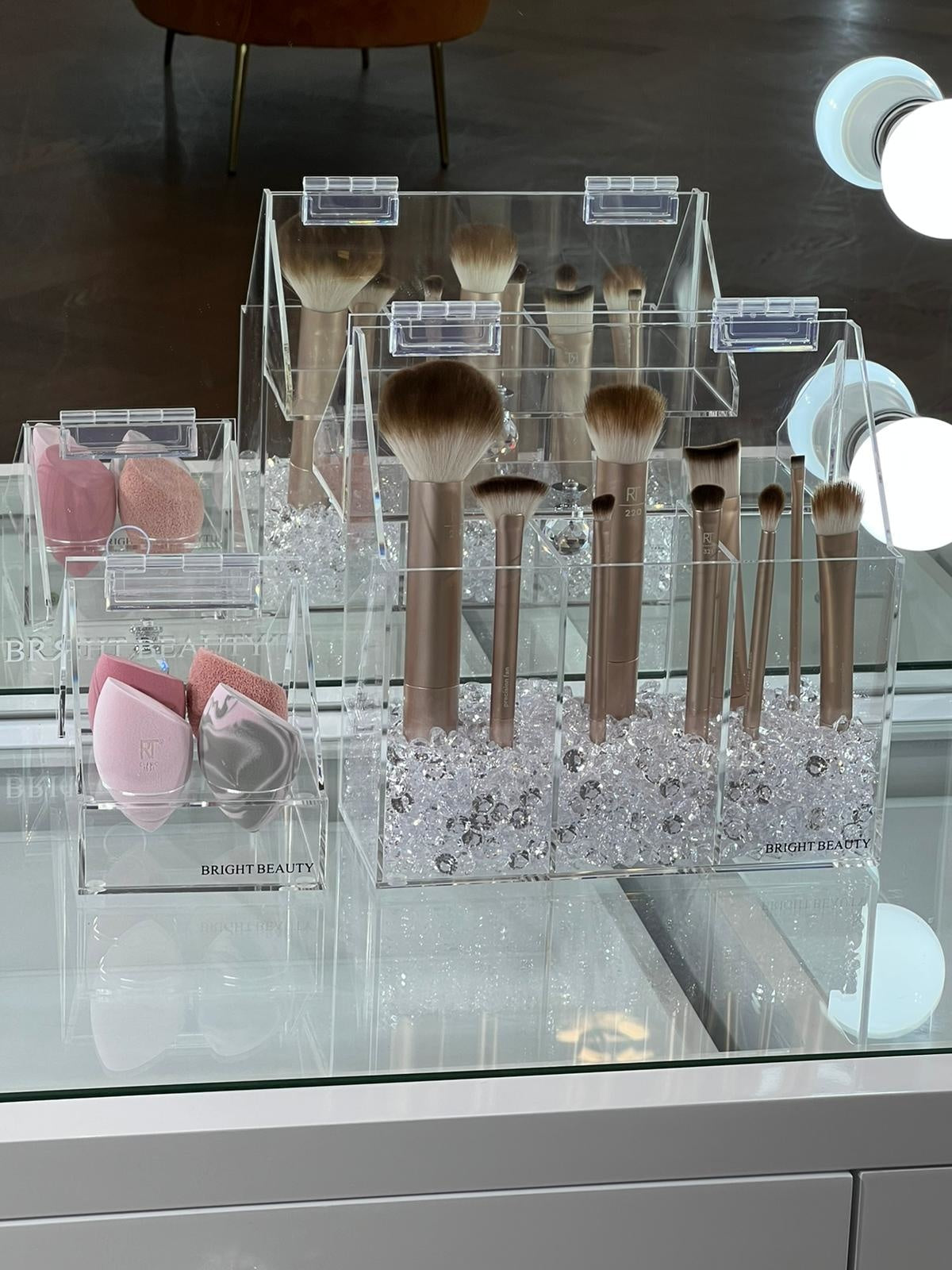 The make-up brush organizer